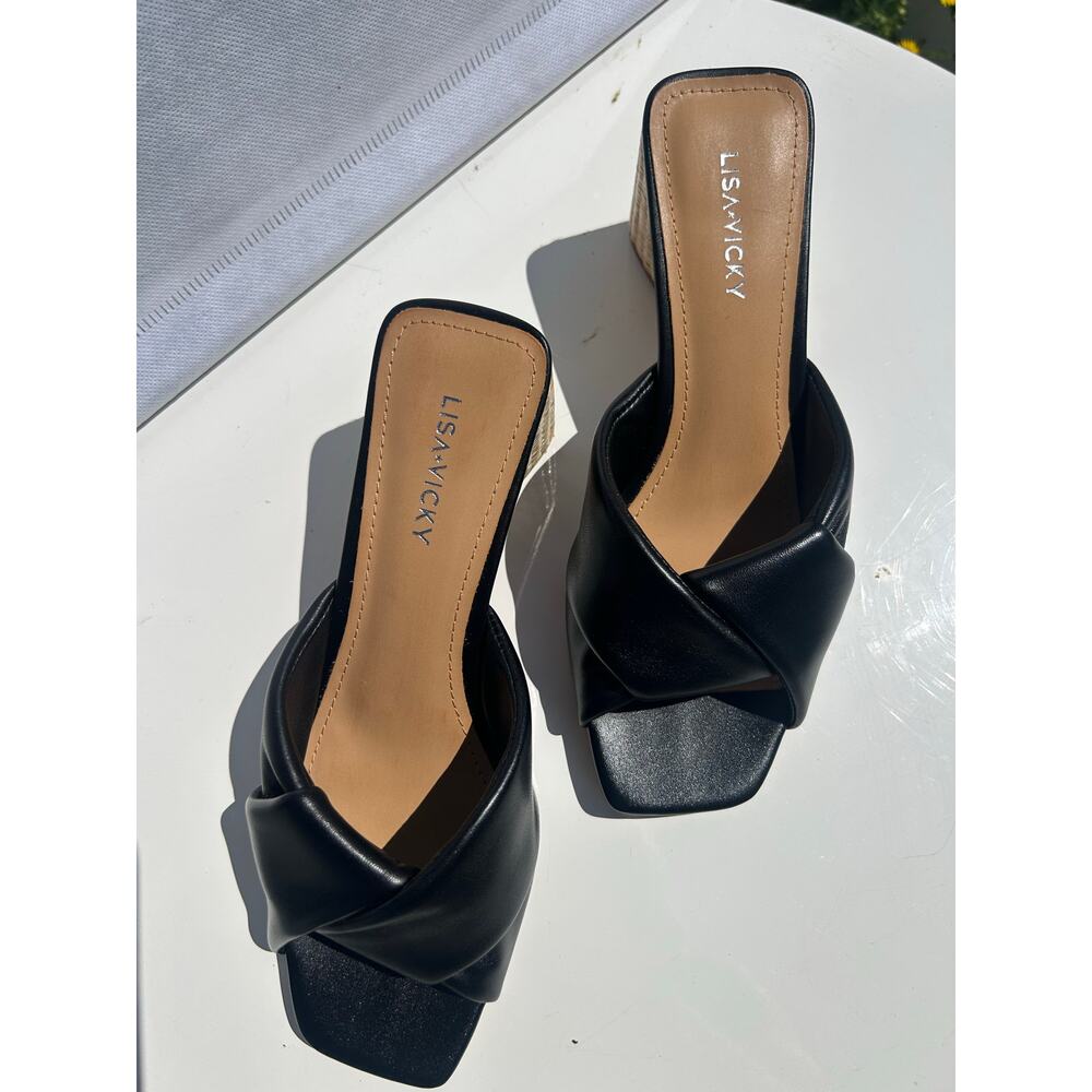 Lisa Vicki, black sandals size 7 1/2
